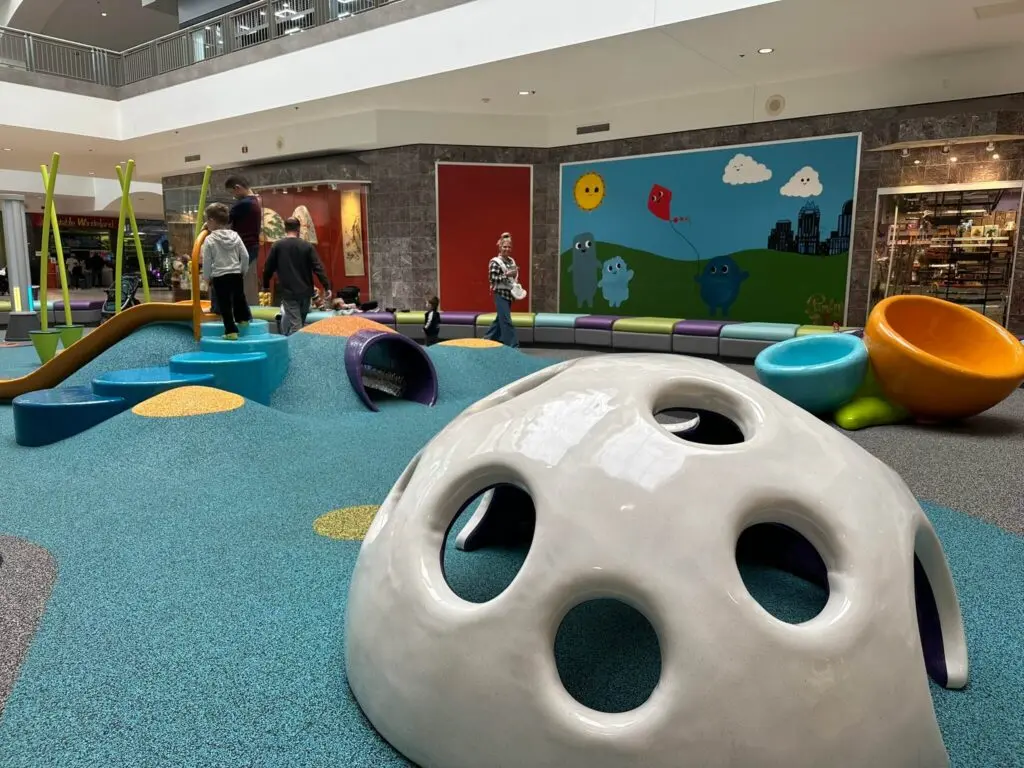 Lakeline Mall free indoor play area