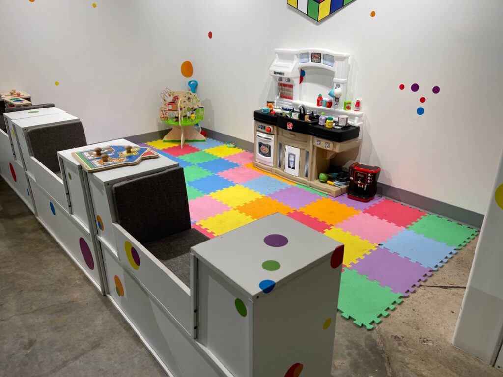 Free indoor play area for kids inside Slacker Brewing