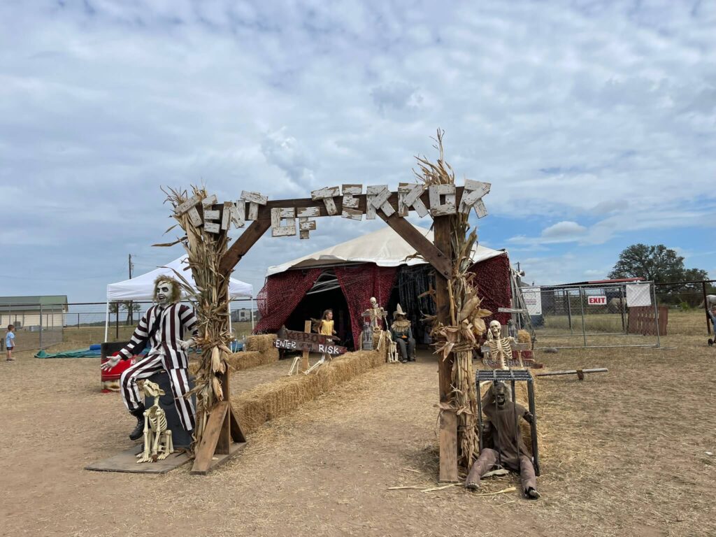 texas pumpkin fest in leander tent of terror