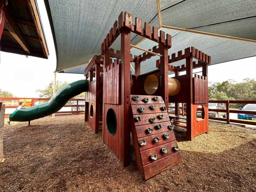 rudy's bbq austin restaurant with playground