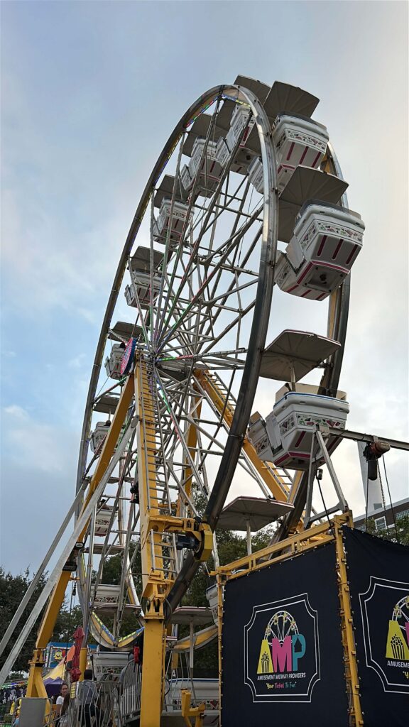 ferris wheeel at wurstfest