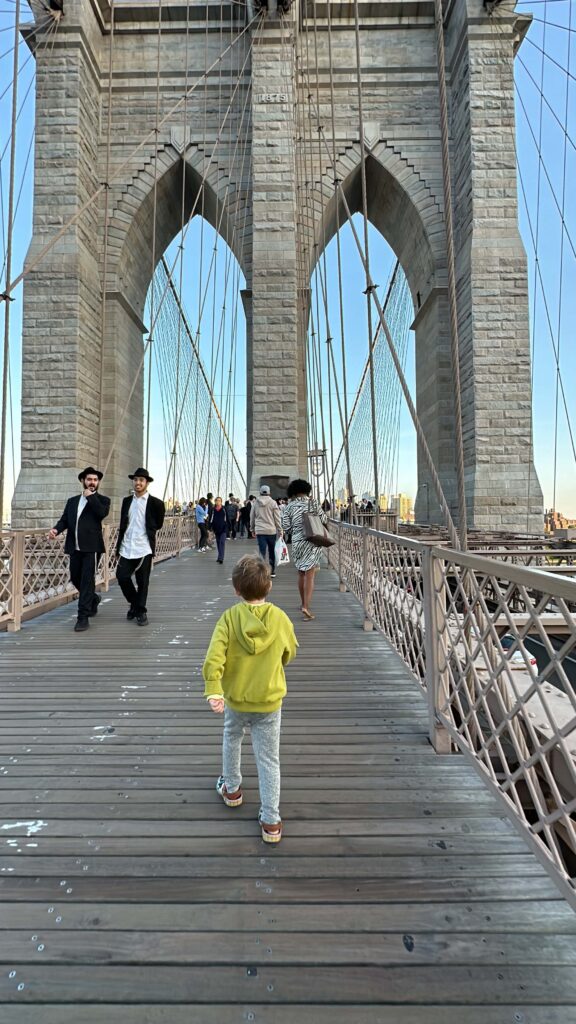 walking up the brooklyn bridge