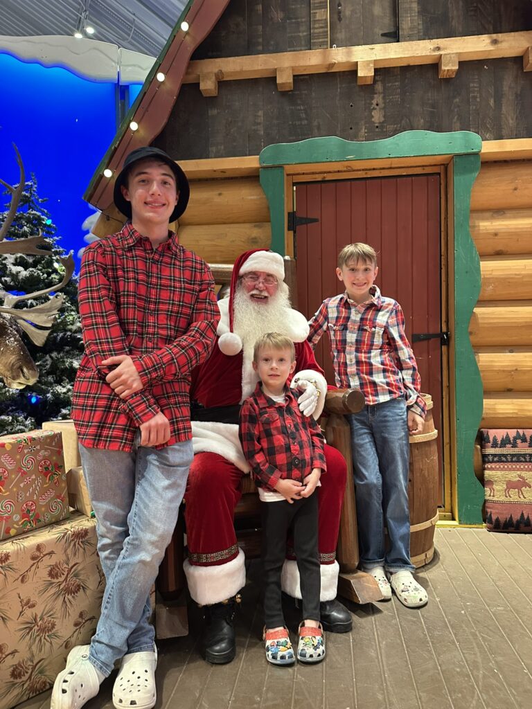 free santa photos at bass pro shops in round rock texas