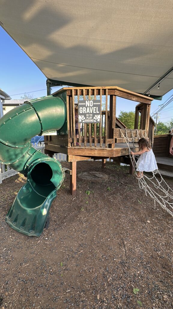 rhea's ice cream with a playground in new braunfels